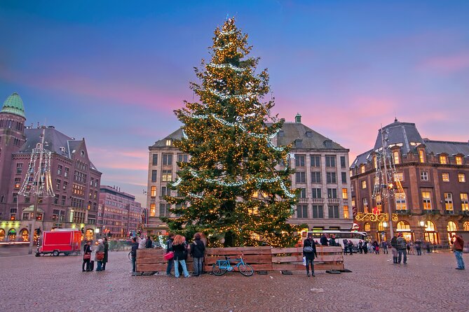 Amsterdam Christmas Walk with hot drink and Dutch treat - A 4:00 pm Walk That Fits Real Sightseeing Time