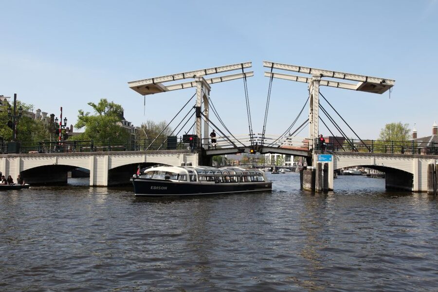 Amsterdam: City Canal Cruise & Straat Museum - The 75-Minute Canal Cruise, From 17th-Century Facades to Modern Bridges