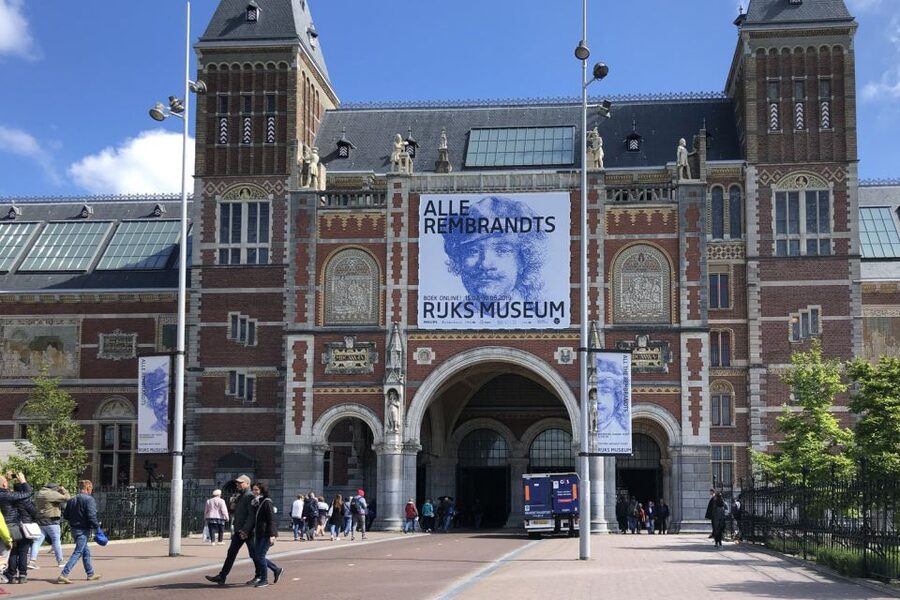 Amsterdam City Center Guided Walking Tour - 12 guests 2,5h - Who this tour suits best, and who should think twice