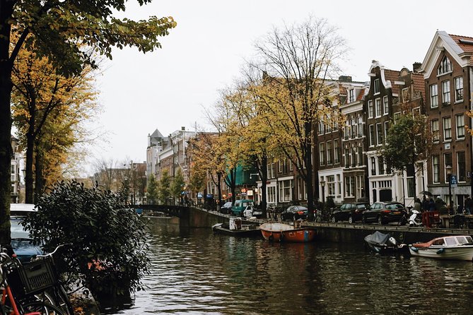 Amsterdam City Center & History - Exclusive Guided Walking Tour - Papeneiland Finale, Canal Corners and a 1642 Apple Pie Moment