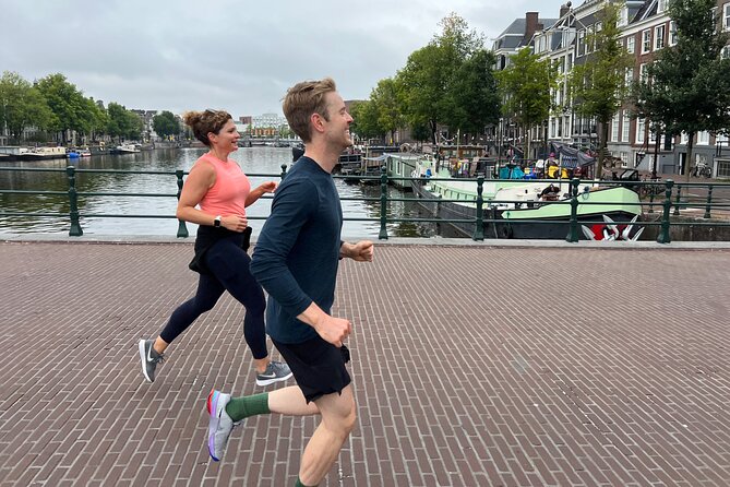 Amsterdam city center run tour - HART Museum and the Gay Monument: modern Amsterdam in the same loop