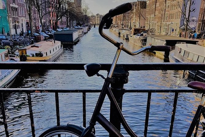 Amsterdam City & Countryside Tour: The Best of both Worlds - A half-day that mixes Amsterdam icons with Dutch countryside calm
