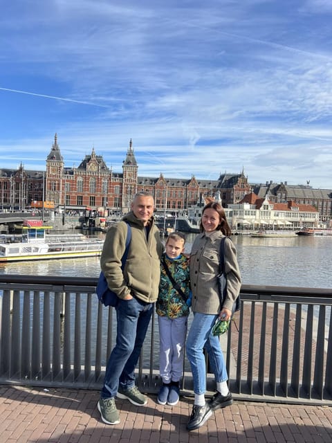 Amsterdam: City Highlights Walking Tour - The cheese shop stop at Henri Willig: why it is the highlight