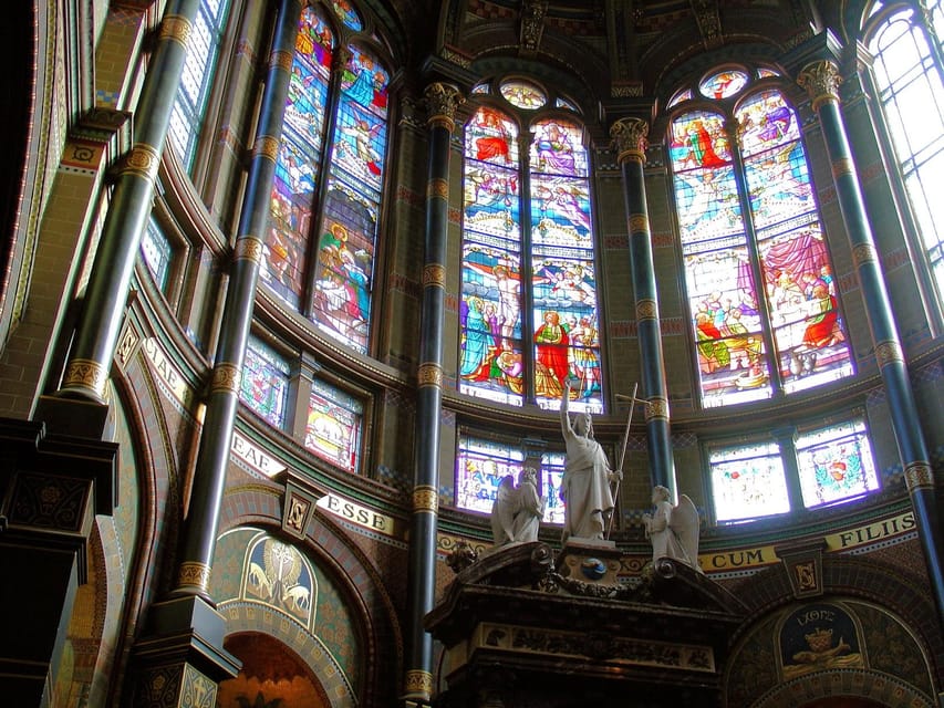 Amsterdam: City Highlights Walking Tour - Stops you may love for different reasons: churches, squares, and city texture