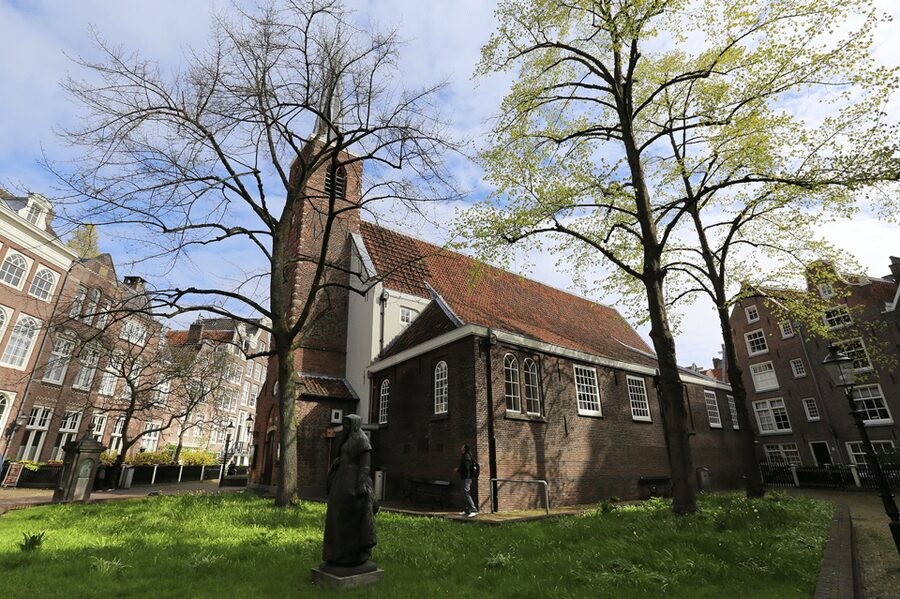 Amsterdam: Classical Music Concert at the Begijnhof - The 1-hour program: Vivaldi, Mozart, Bach, and Beethoven in order