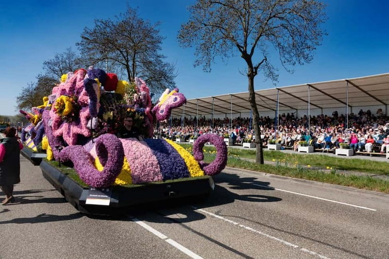 Amsterdam: Day Trip to Flower Parade & Keukenhof on April 18 - Flower Parade viewing: how to make the most of your seat