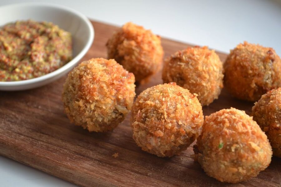 Amsterdam: Dutch Bitterballen and Croquette Tasting - Finding Grand Café Restaurant 1e Klas (and asking the right person)