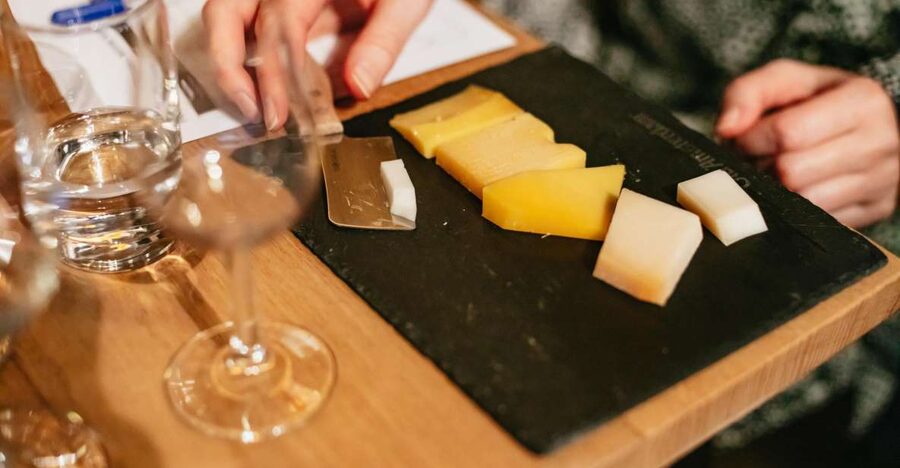 Amsterdam: Dutch Cheese Tasting Experience with Wine - Old Amsterdam cheese tasting with wine, where the flavors do the talking