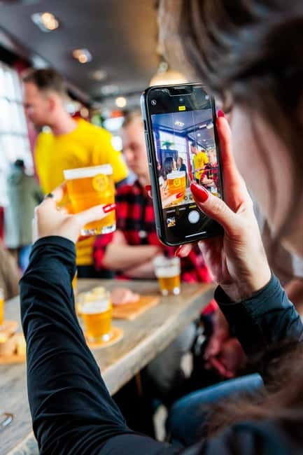 Amsterdam: Dutch Craft Beer Tasting with cheese and snacks - The guide-led tasting flow and your job in the guessing game