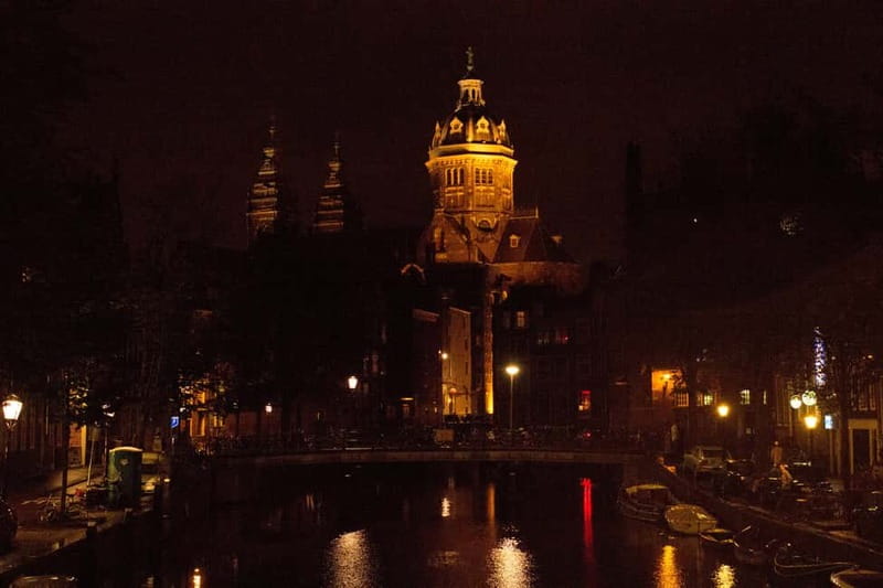 Amsterdam: Evening Cocktail Cruise along the canals - Comfort details that actually change your experience