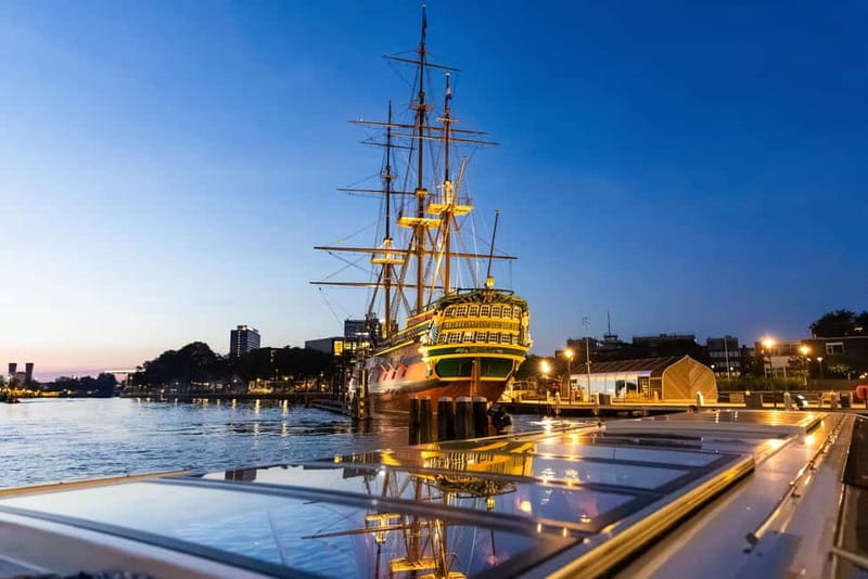 Amsterdam: Evening Cruise with Optional Wine and Snacks - Why Amsterdam at night feels different from daytime