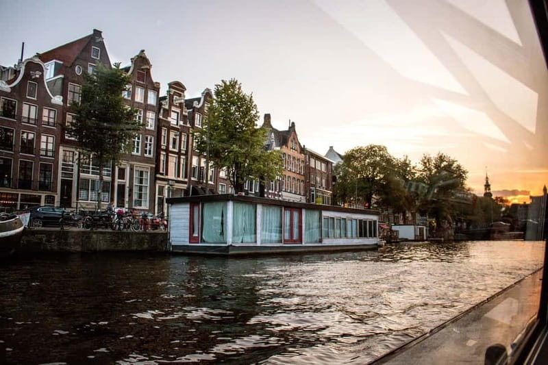 Amsterdam: Evening Pizza Cruise Along the Canals - Practical tips so your cruise feels smooth