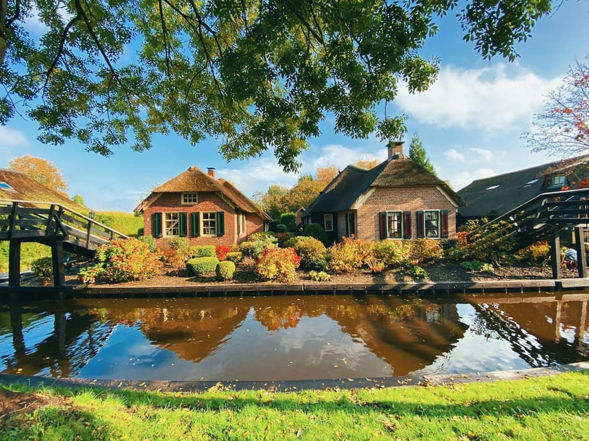 Amsterdam: Explore Giethoorn in a Private Tour with Driver - A second boat hour on Giethoornsche Lake