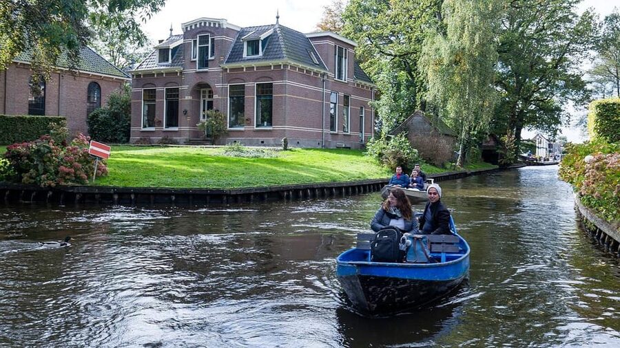 Amsterdam: Explore Giethoorn in a Private Tour with Driver - Price, value, and who this private tour makes sense for
