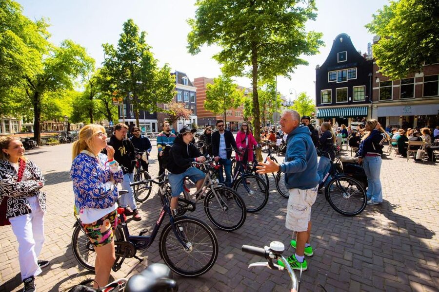 Amsterdam: Explore the City Highlights by Bike - Bike traffic reality: what to expect on Amsterdam streets