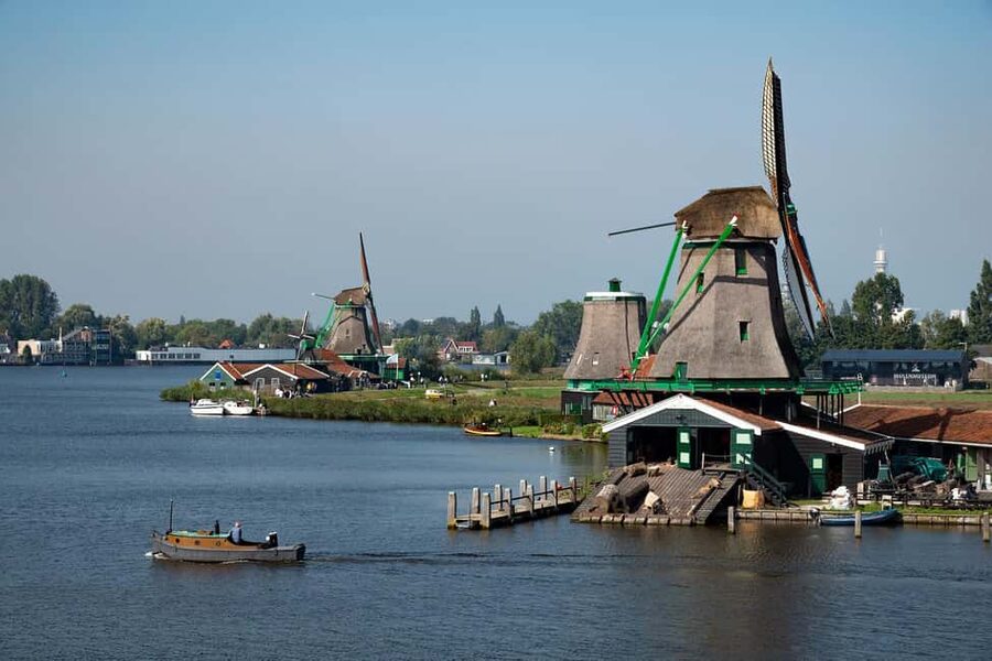 Amsterdam: Explore Zaanse Schans: Half-Day Luxury Coach Trip - Zaanse Schans from Amsterdam: why this half-day plan works
