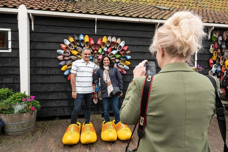 Amsterdam: Explore Zaanse Schans: Half-Day Luxury Coach Trip - Price and value: why $20 can be a good deal for this day