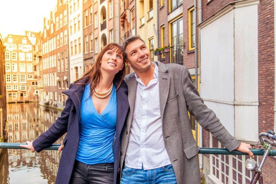 Amsterdam Family Friendly Historical Walking Tour - 3-hour option: adding the 1-hour canal cruise with live commentary