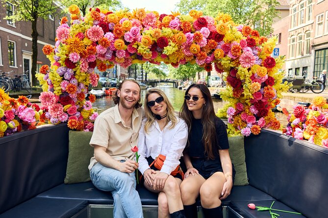 Amsterdam Flower Boat Canal Cruise with Local Guide - The Amstel River start: set your bearings in 15 minutes