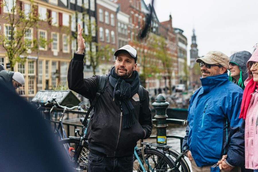 Amsterdam: Food and Culture Walking Tour with Tastings - What to wear, what to avoid, and how to make the walk easy