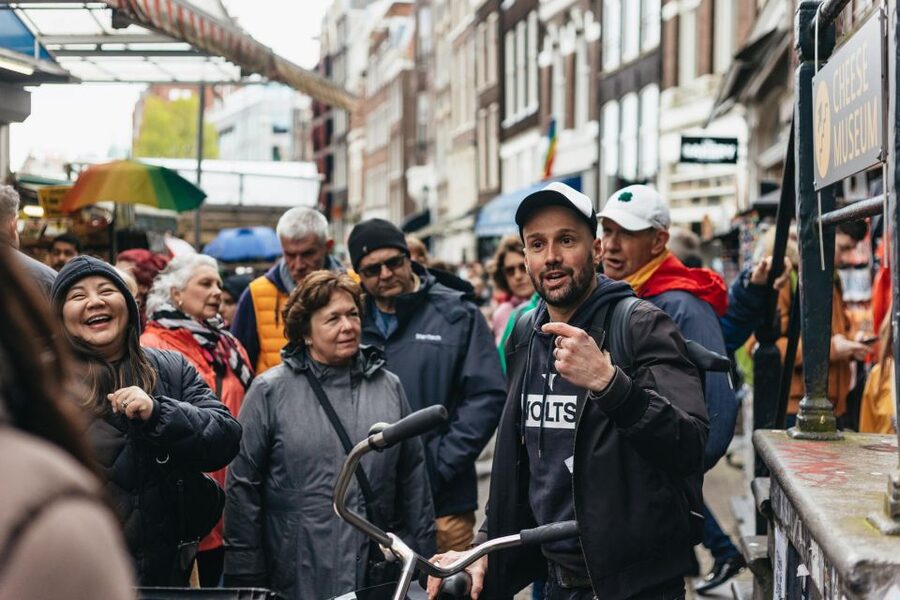 Amsterdam: Food and Culture Walking Tour with Tastings - The tastings: eight Dutch staples, from savory crunch to apple tart
