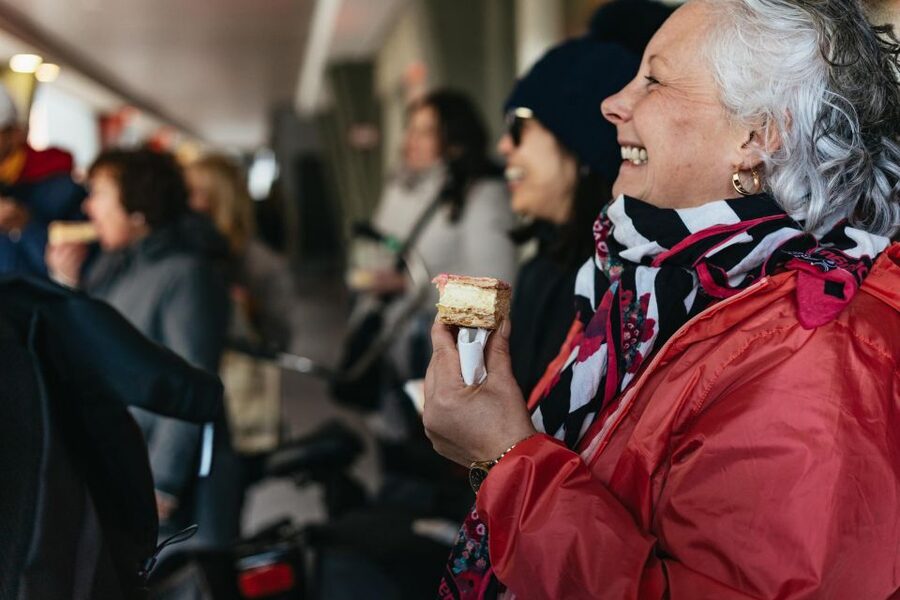 Amsterdam: Food and Culture Walking Tour with Tastings - How the guide shapes the whole experience: Roman’s personal touch