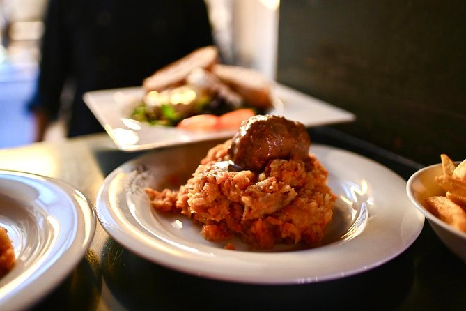Amsterdam Food Tour of 10+ Local Classic Tastings in Jordaan Area - Beer, Coffee, Water, and the Pace That Keeps It Fun