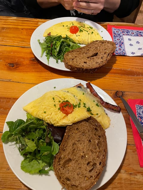 Amsterdam: Food Walking Tour - Herring tasting and the Dam Square finish with city storytelling