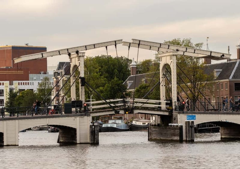 Amsterdam: German Canal Cruise with Unlimited Drinks Option - Who This Amsterdam German Canal Cruise Fits Best