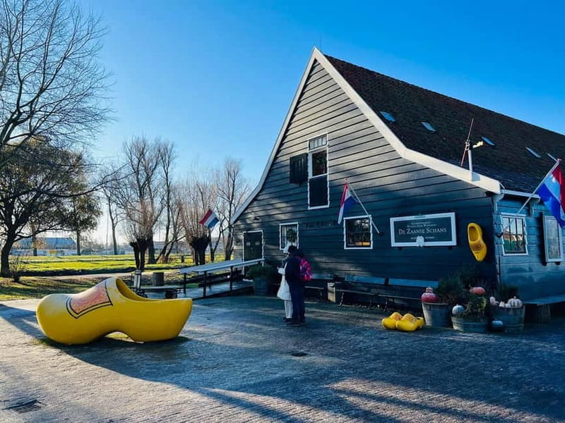 Amsterdam: Giethoorn, Afsluitdijk and Zaanse Schans Day Trip - Comfort, Fit, and Small-Group Realities