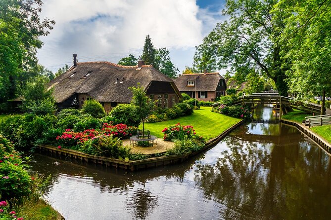 Amsterdam: Giethoorn Tour Scenic Cruise, Cheese & Free Time - The luxury coach ride where the Netherlands becomes a story