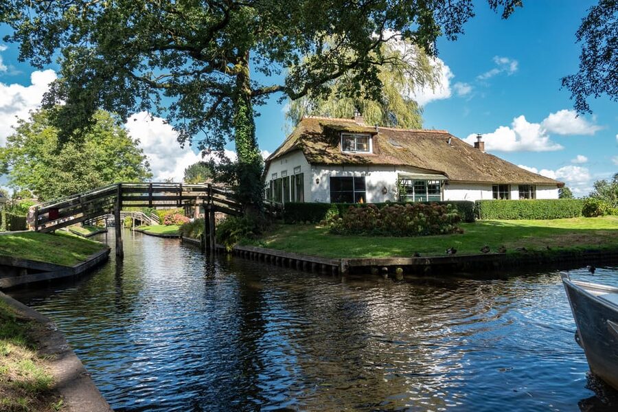 Amsterdam: Giethoorn Tour Scenic Cruise, Cheese & Free Time - Your 3 hours of free time in Giethoorn: what to do with it