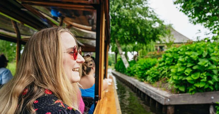 Amsterdam: Giethoorn, Volendam, and Zaanse Schans Tour - Price and Value: Is $164 Reasonable for Three Stops?