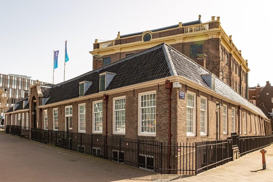 Amsterdam: Guided Anne Frank Small-Group Walking Tour - Daniel Libeskind’s memorial: when a city honors victims through design