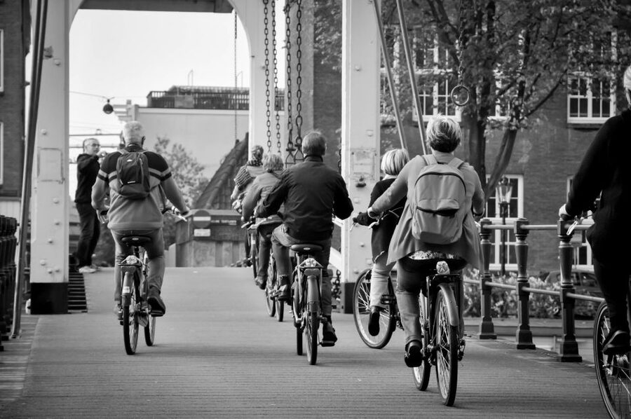 Amsterdam: Guided City Bike Tour in French - Getting set up at IJdok 47, then finding your flow fast