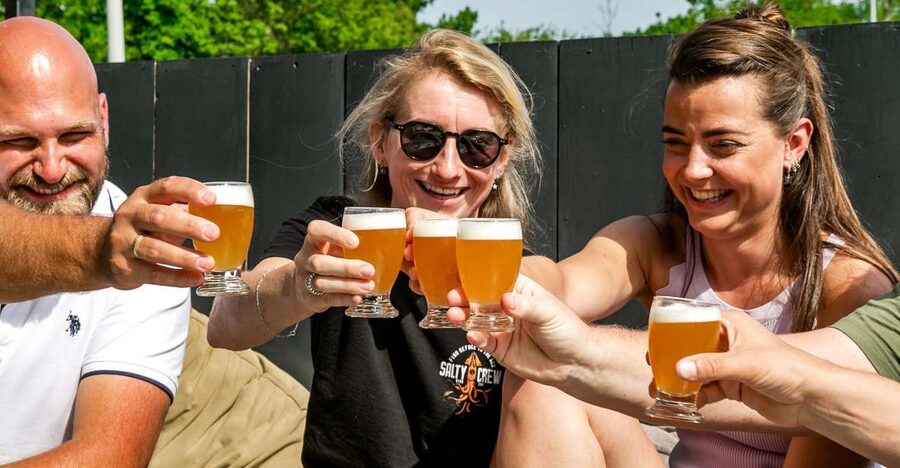 Amsterdam: Guided Craft Beer Brewery Bus Tour with Tastings - Who this Amsterdam craft beer bus tour is perfect for