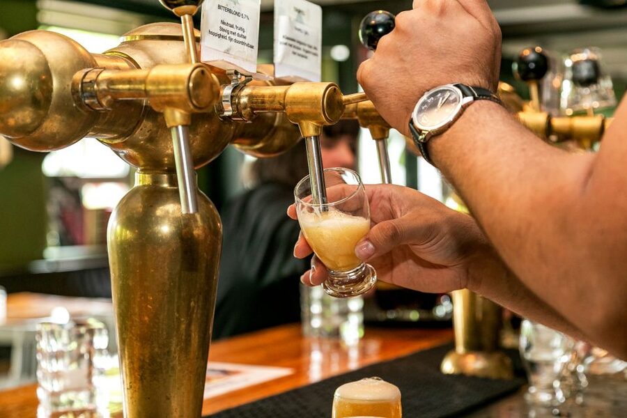 Amsterdam: Guided Craft Beer Brewery Bus Tour with Tastings - Stop 2: the brewery with the exclusive guided tour and tasting flight
