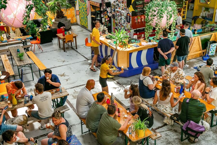 Amsterdam: Guided Craft Beer Brewery Bus Tour with Tastings - Stop 1: Oedipus Brewing tasting session and what to look for