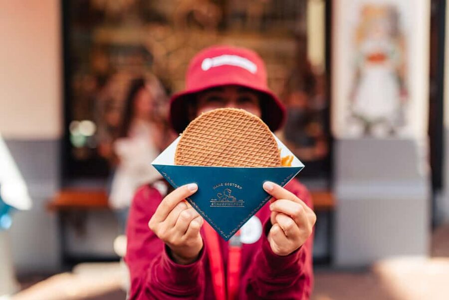Amsterdam: Guided Cultural Food Tour in German or English - Starting at the National Monument, then walking the core of Amsterdam