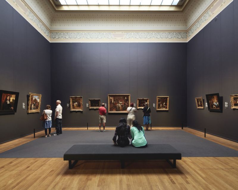 Amsterdam: Guided Rijksmuseum Tour in Spanish - Skip-the-Line Access: Less Waiting, More Looking