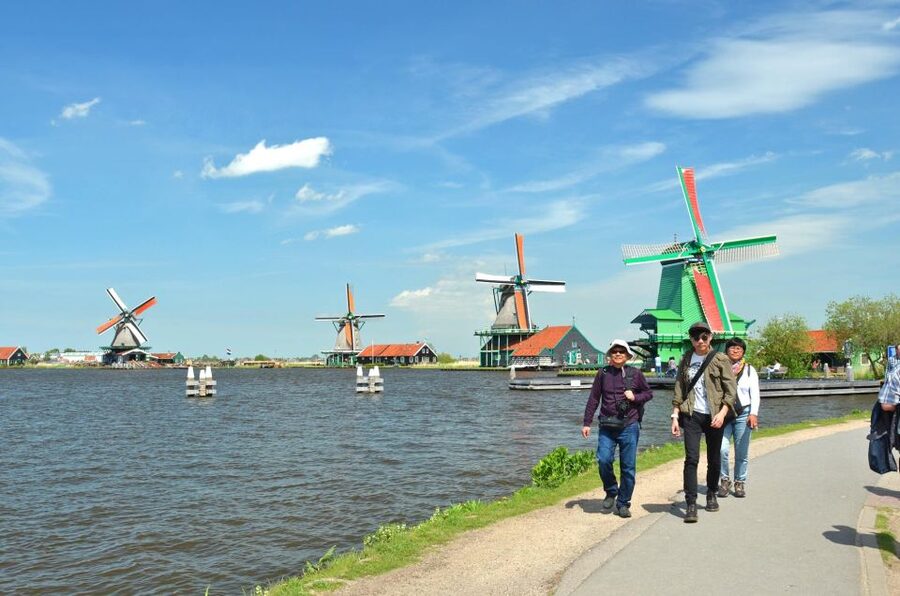 Amsterdam: Guided Zaanse Schans, Windmills & Cheese Tour - Key tour takeaways before you go