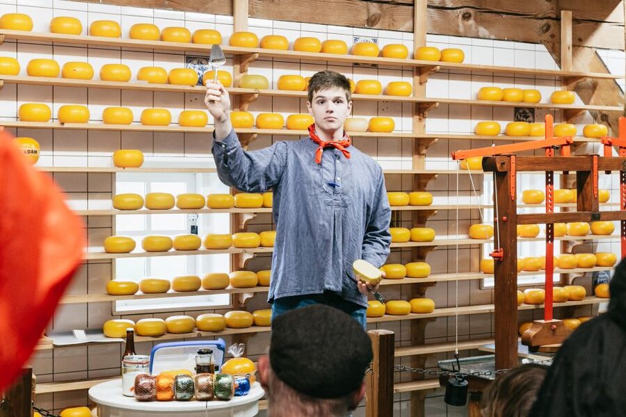 Amsterdam: Guided Zaanse Schans, Windmills & Cheese Tour - Wooden Shoe Workshop: how the clogs come to life