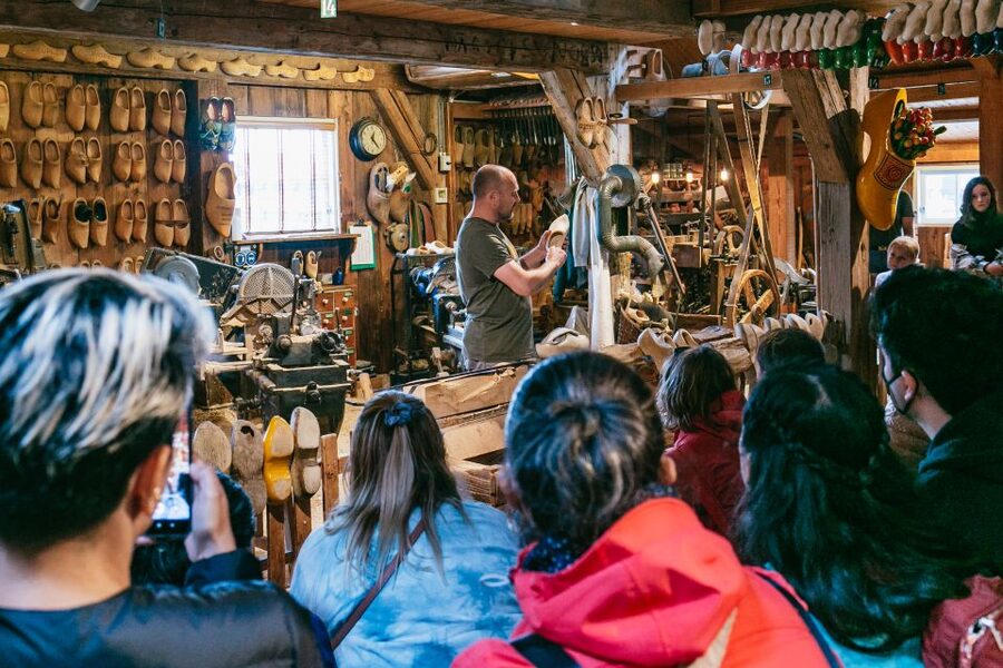 Amsterdam: Guided Zaanse Schans, Windmills & Cheese Tour - The optional Amsterdam canal cruise voucher: a classic closer to city life