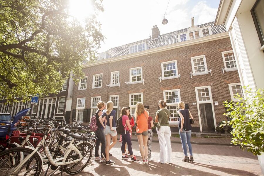 Amsterdam: Hidden Gems & Highlights Guided Bike Tour - Key things to know before you pedal