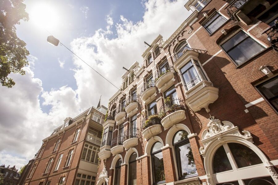 Amsterdam: Hidden Gems & Highlights Guided Bike Tour - A Planned Break at a Local Café (and What You Should Expect)