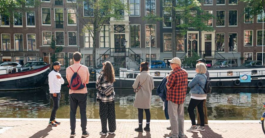 Amsterdam: Highlights & History Walking Tour - Why Amsterdam makes sense on a 2-hour highlights walk