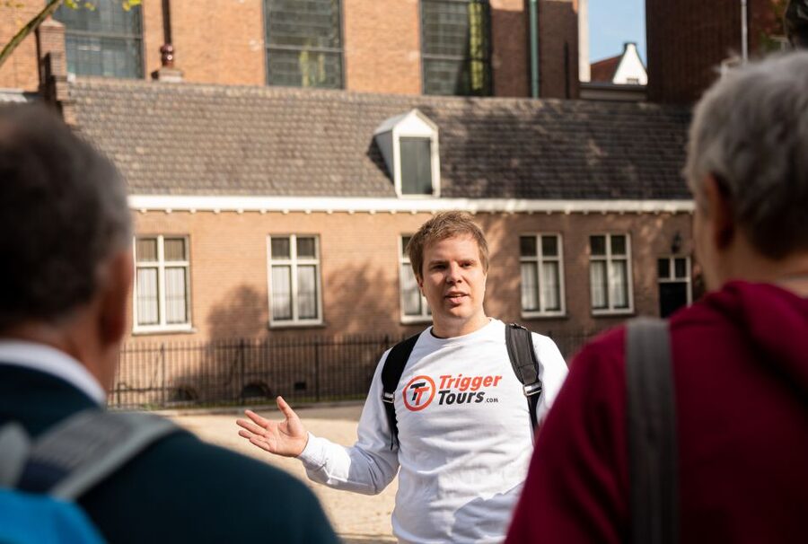 Amsterdam: Highlights & History Walking Tour - Park Plaza Victoria Hotel meeting point, and how to avoid confusion