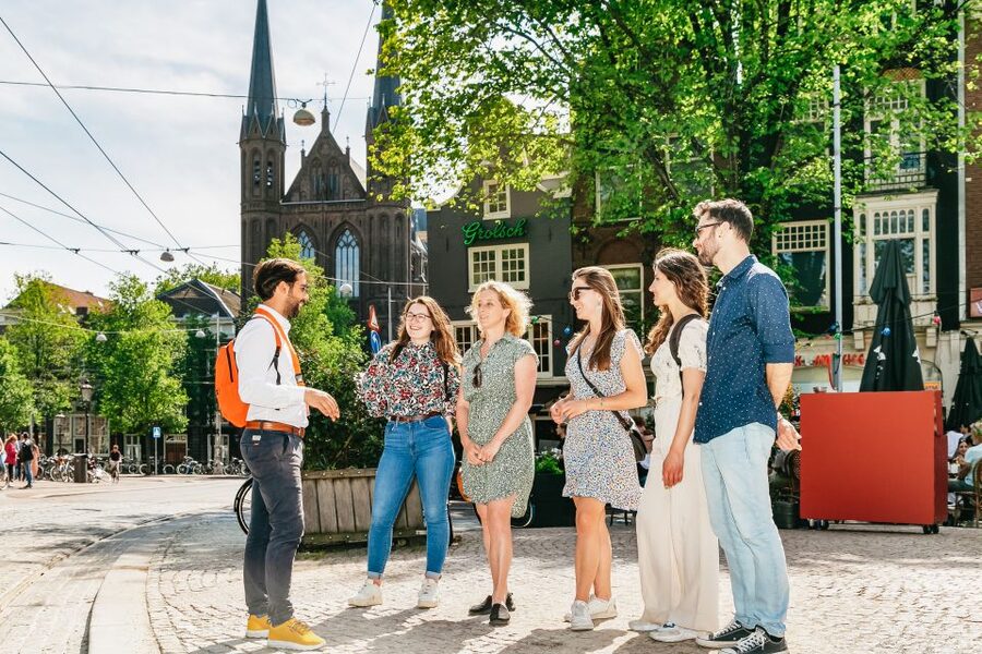 Amsterdam: Historical Highlights Walking Tour with Tasting - Guides Make the Difference: Lively, Clear, and Sometimes Funny