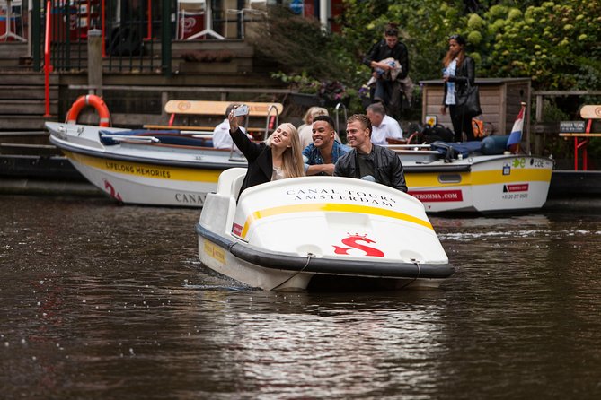 Amsterdam Independent Sightseeing by Pedal Boat - Getting more fun from your self-guided canal loop