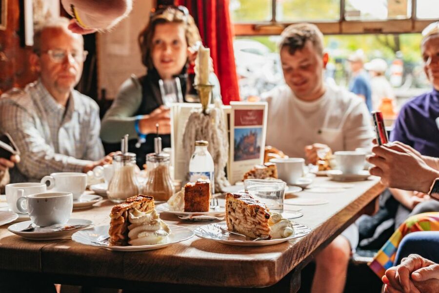 Amsterdam: Jordaan District Local Food Walking Tour - Drinks and Tasting Style: Plan for a Proper Meal Experience